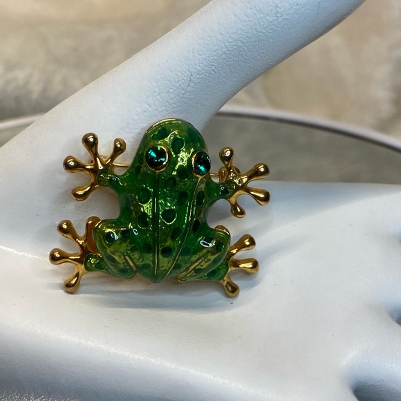 Vintage Brooch / Pin, Figural Frog, Green Enamel with Black Stones, Gold Tone - Picture 6 of 11